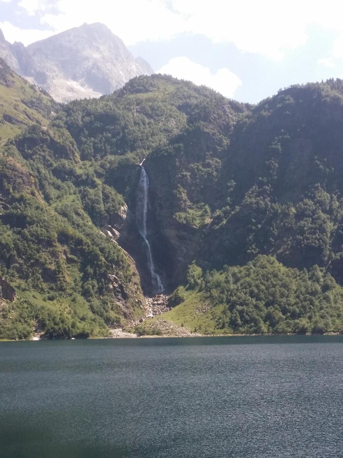 Appartement T2 4 Personnes Wifi Et Climatisation Bagnères-de-Luchon Екстериор снимка